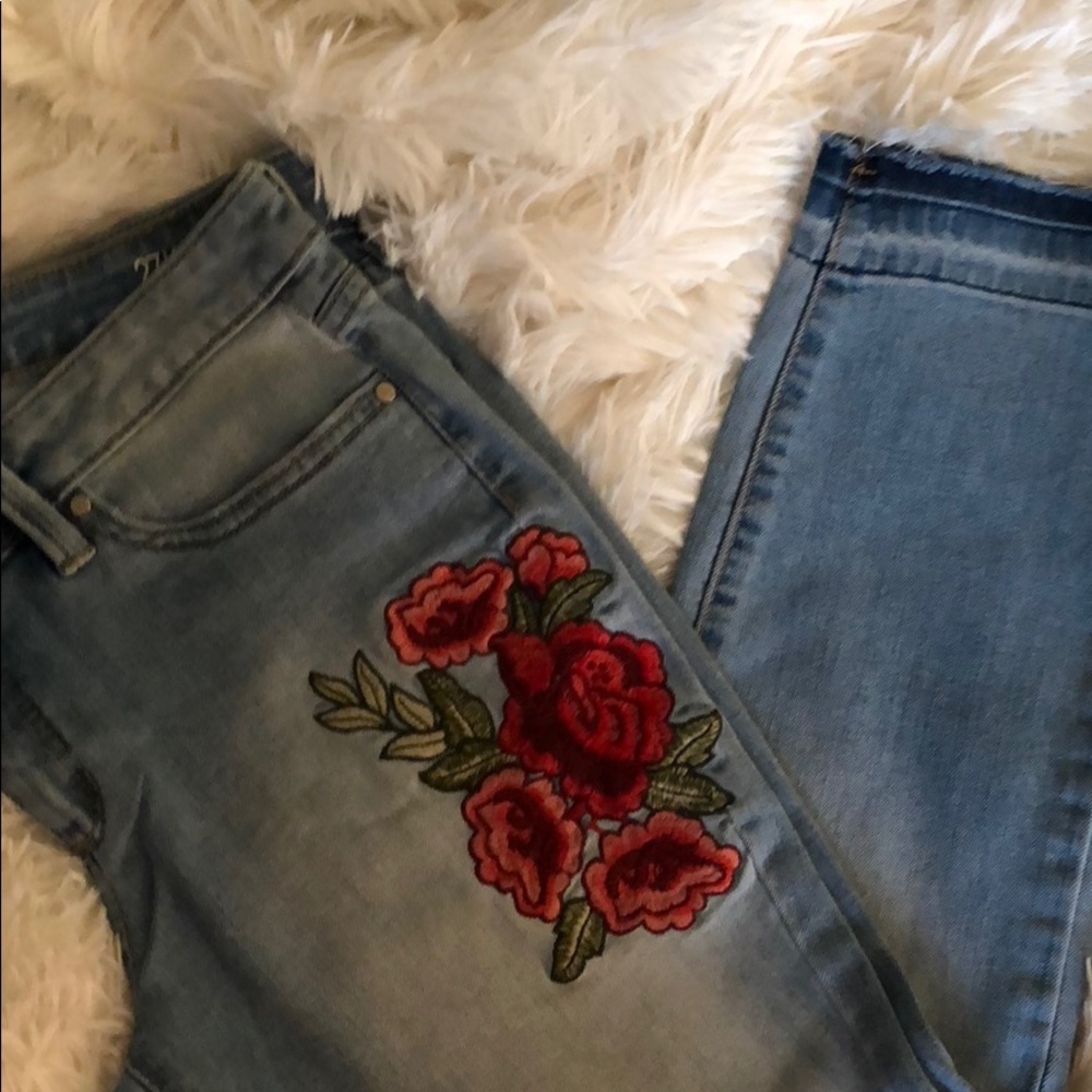 Embroidered Skinny Ankle Jeans by a.n.a. - Picture 3 of 6